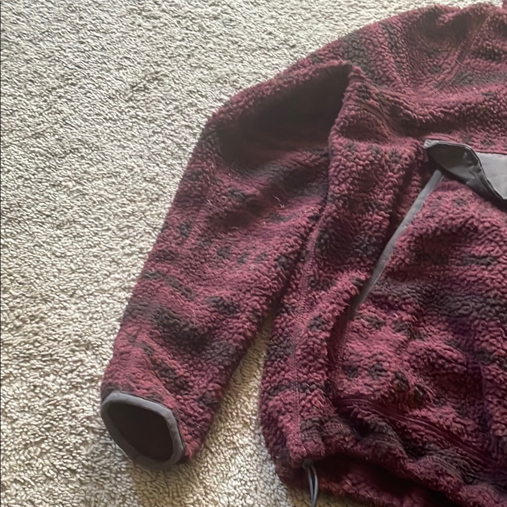 Carhartt Women’s Burgundy Sweater - Picture 4 of 6